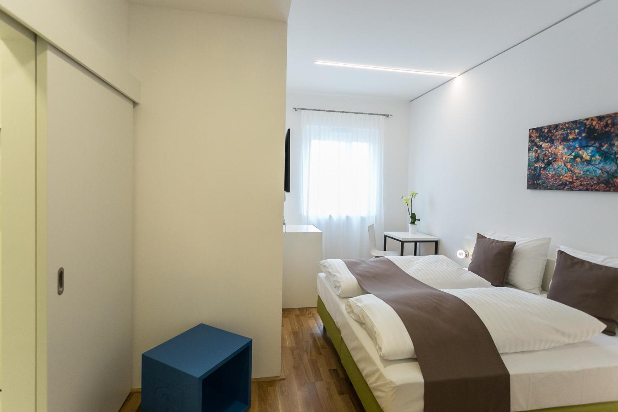 Shome Hotel Graz I Self Check-In I Free Parking ภายนอก รูปภาพ