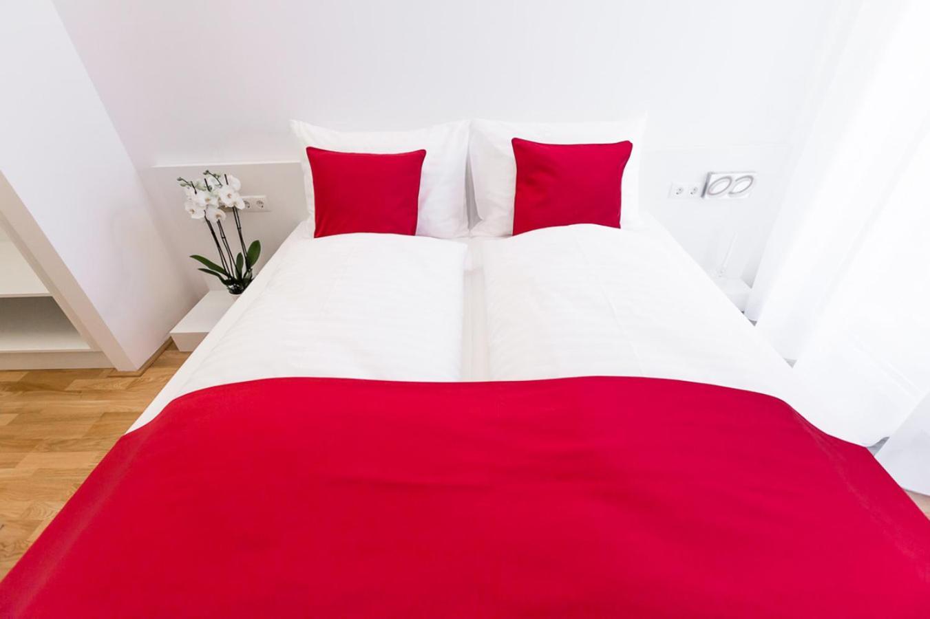 Shome Hotel Graz I Self Check-In I Free Parking ภายนอก รูปภาพ